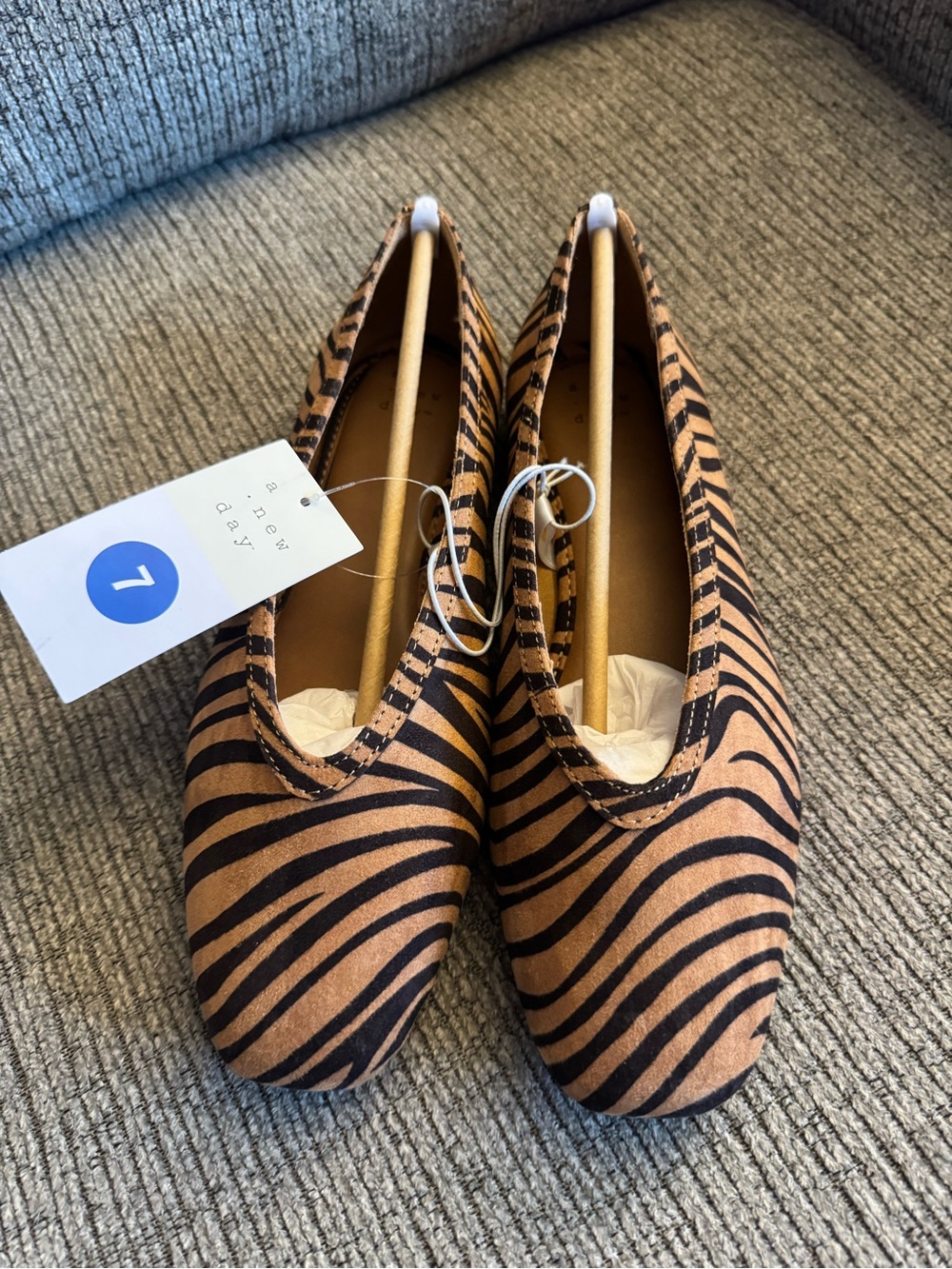 Women’s Tiger-Print Ballet Flats - Brown/Black